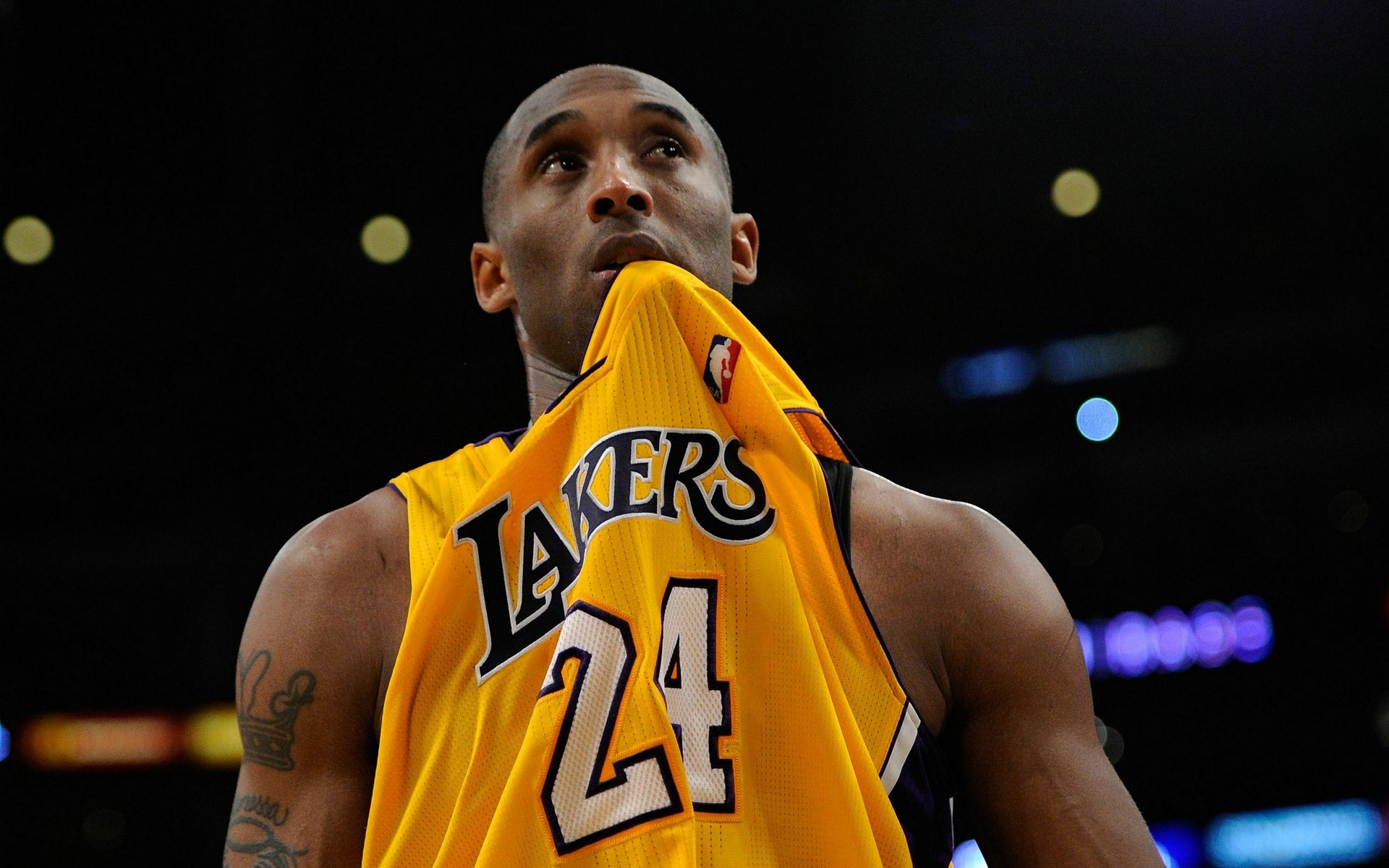 持球人需提 持球人需提